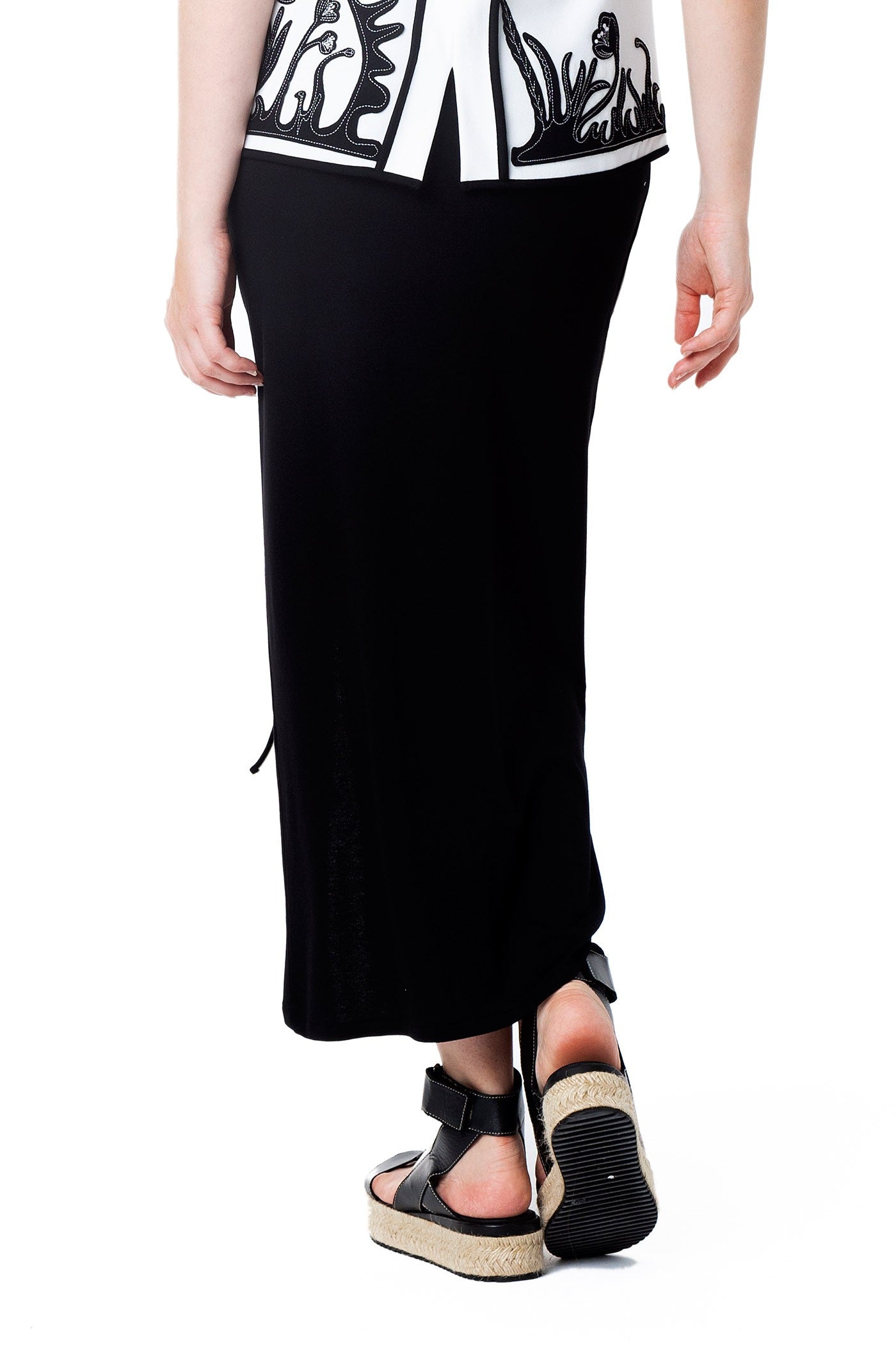 FALDA BLANCO Y NEGRO