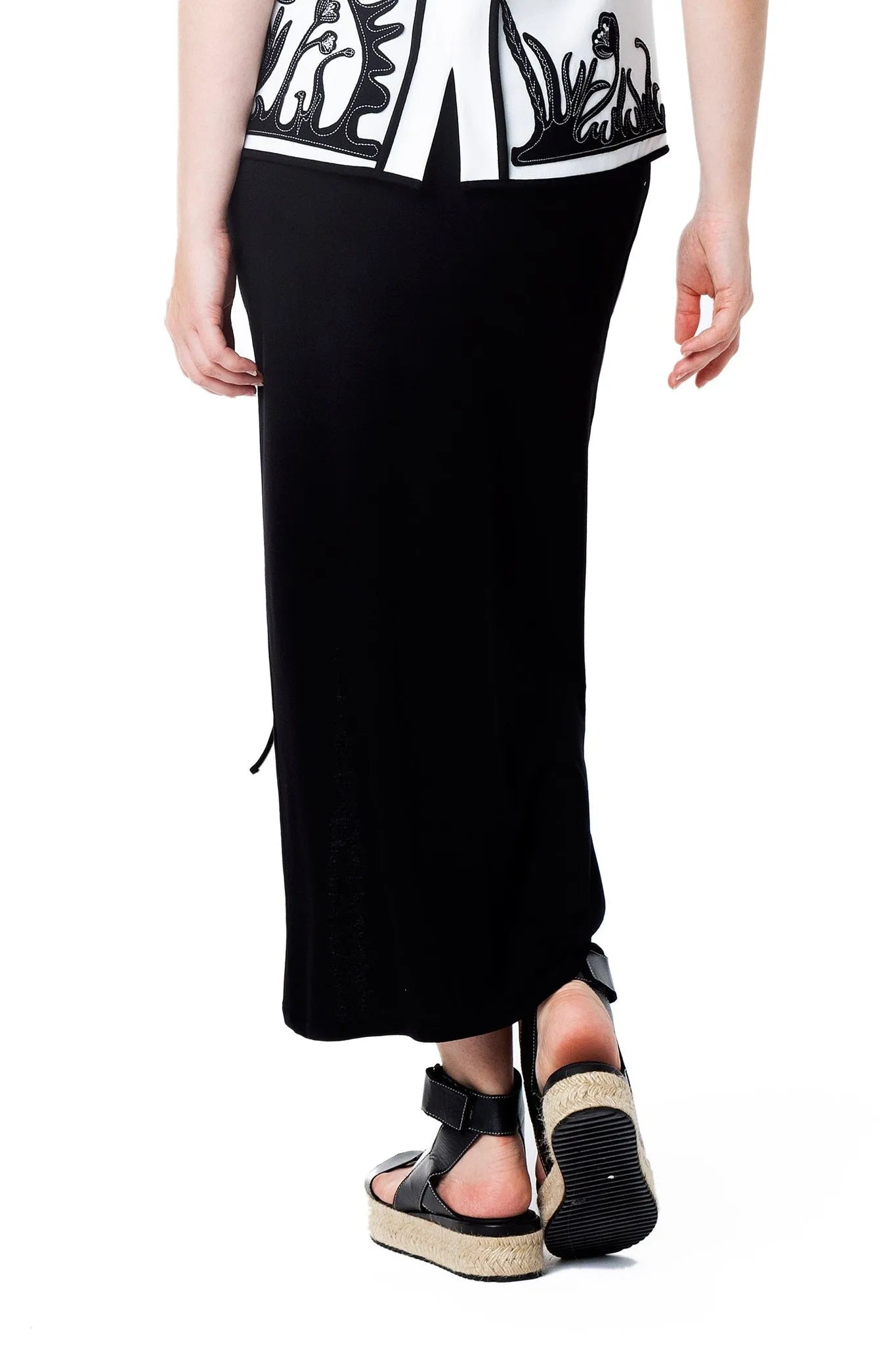 FALDA BLANCO Y NEGRO